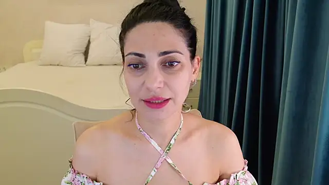 LovelyBeatrice online show from 7, 7, 2026