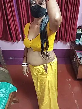 Snapshot of Little-Roshni chatting on 18, 5, 2026 Little-Roshni online show from 18, 5, 2026