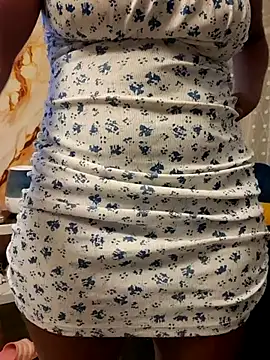 Barbieee1301 online show from 5, 3, 2026