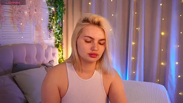 Snapshot of AmeliaWeells chatting on 6, 5, 2026 AmeliaWeells online show from 6, 5, 2026
