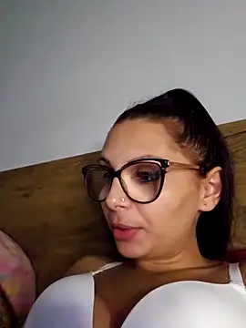 HiddendesireXO01 online show from 17, 2, 2026