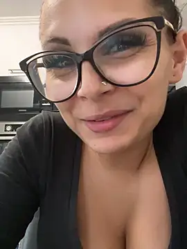 HiddendesireXO01 online show from 12, 2, 2026