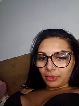 HiddendesireXO01 online show from 14, 2, 2026