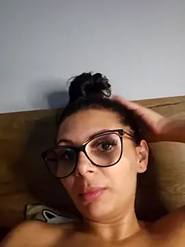 HiddendesireXO01 online show from 12, 2, 2026