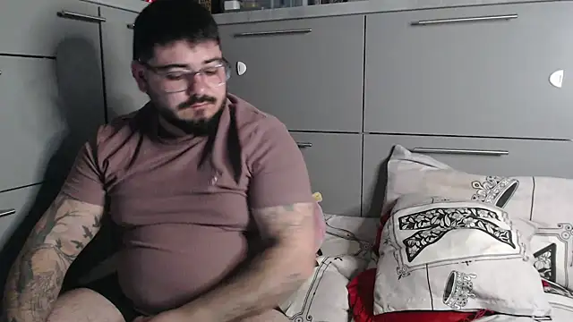 HiddendesireXO01 online show from 27, 2, 2026