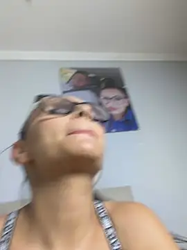 HiddendesireXO01 online show from 26, 6, 2026