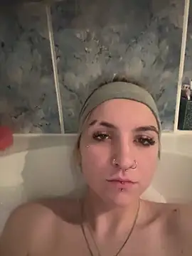bambibabyy online show from 15, 3, 2026