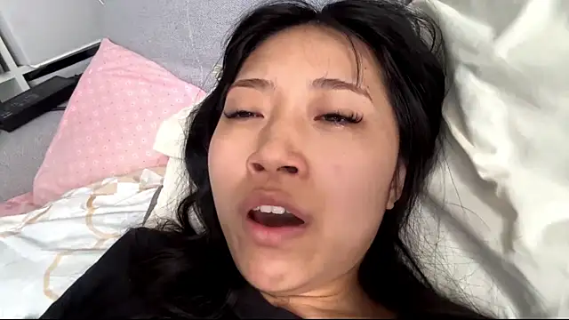 SweetMiaXO online show from 28, 4, 2026