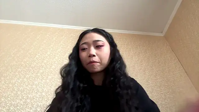 SweetMiaXO online show from 6, 3, 2026