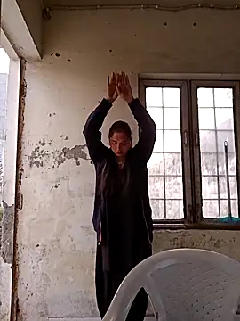 Cute-karisma1234 online show from 6, 3, 2026