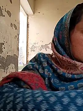 Cute-karisma1234 online show from 23, 2, 2026