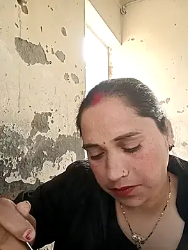 Cute-karisma1234 online show from 20, 2, 2026