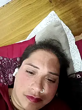 Cute-karisma1234 online show from 1, 3, 2026