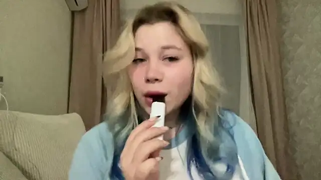 Lulu Di online show from 4, 3, 2026