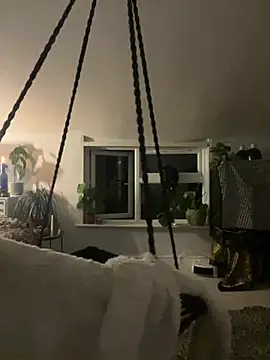 Snapshot of bellaxlauren chatting on 15, 5, 2026 bellaxlauren online show from 15, 5, 2026