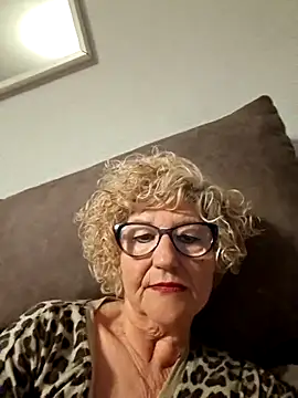 Snapshot of rosasuso chatting on 5, 4, 2026 rosasuso online show from 5, 4, 2026