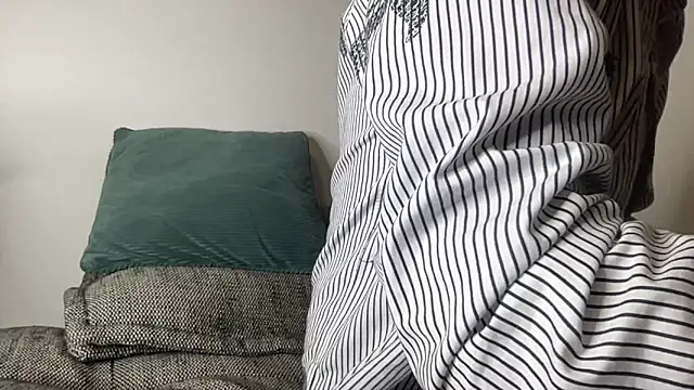 NovaTwinkx online show from 1, 2, 2026