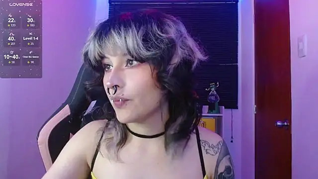 neena nyx  online show from 17, 4, 2026