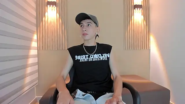 lian cameron online show from 2, 2, 2026