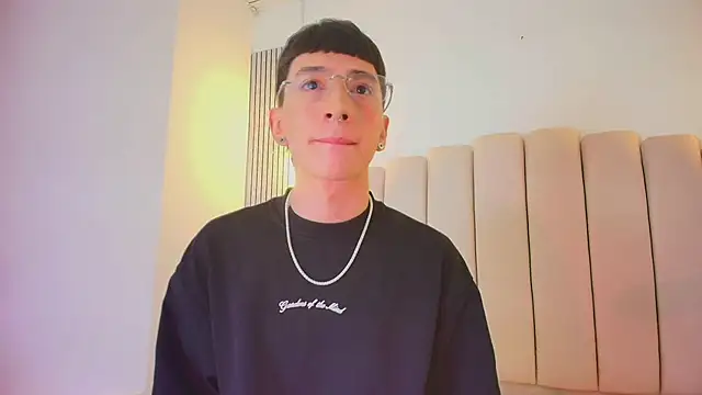 lian cameron online show from 22, 4, 2026