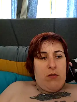 Snapshot of Tiara_XOX chatting on 10, 6, 2026 Tiara XOX online show from 10, 6, 2026