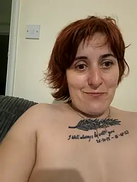 Snapshot of Tiara_XOX chatting on 16, 6, 2026 Tiara XOX online show from 16, 6, 2026
