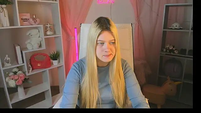 CelestineMauriac online show from 13, 4, 2026