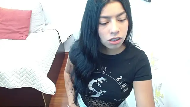 Laia white online show from 3, 3, 2026