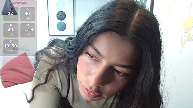 Laia white online show from 13, 4, 2026