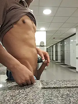 Snapshot of ShadowBodi chatting on 7, 4, 2026 ShadowBodi online show from 7, 4, 2026