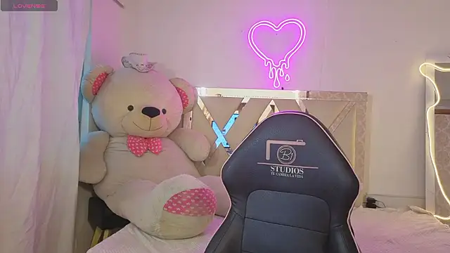 SABRIINA TAY online show from 16, 3, 2026