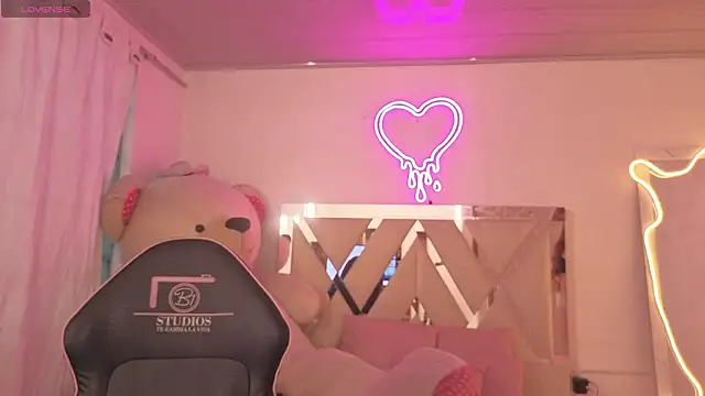 SABRIINA TAY online show from 20, 3, 2026