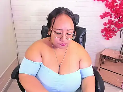 Snapshot of Shara_Oz chatting on 1, 6, 2026 Shara Oz online show from 1, 6, 2026