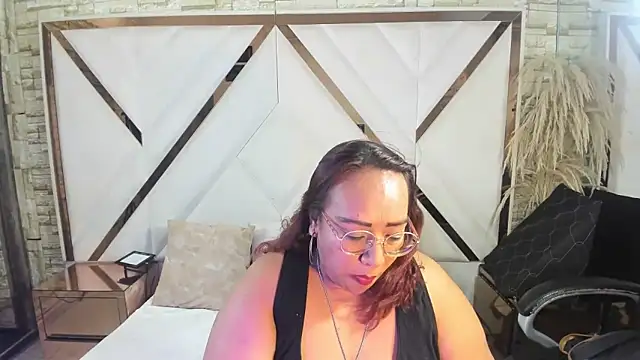 Shara Oz online show from 4, 4, 2026