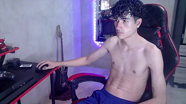 Snapshot of Johnny_cagee_ chatting on 14, 7, 2026 Johnny cagee online show from 14, 7, 2026