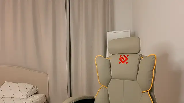 ssandralovin online show from 17, 4, 2026