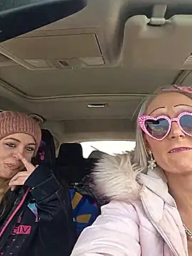 BeautifulFire23 online show from 8, 2, 2026