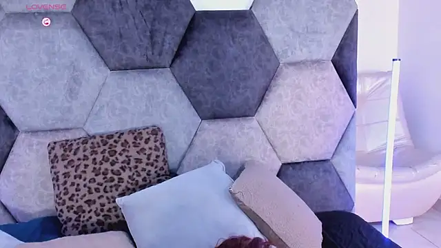 DulceJones online show from 11, 2, 2026