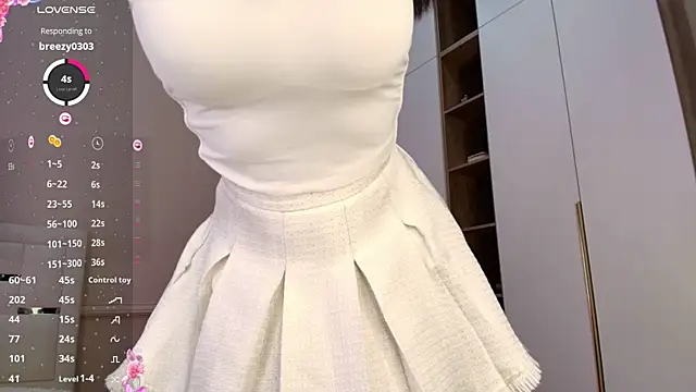 laumalove online show from 31, 5, 2026