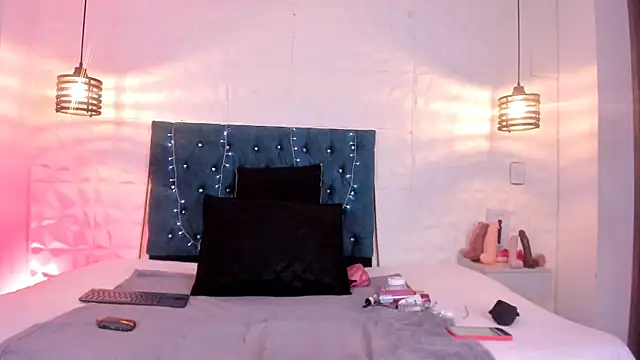 samantha foxyy online show from 4, 7, 2026