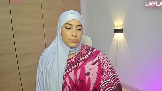 LAY LA  online show from 21, 4, 2026