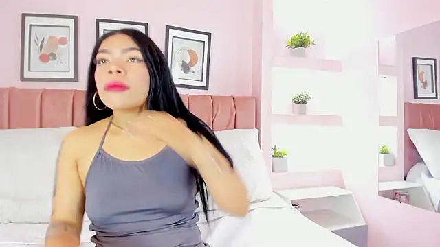 Sophia Salem online show from 3, 3, 2026