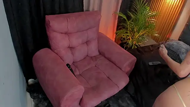 luna sunflower   online show from 2, 2, 2026