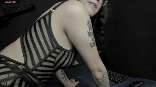 luna sunflower   online show from 4, 3, 2026