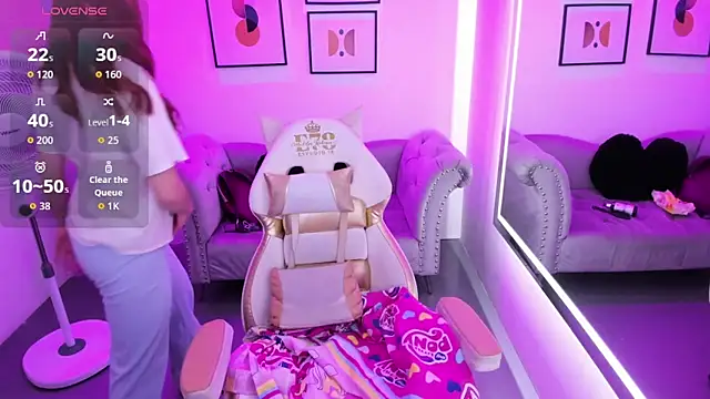 Victoria  doll online show from 3, 3, 2026