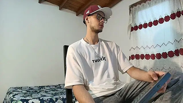 Snapshot of Vlad__night chatting on 24, 5, 2026 Vlad night online show from 24, 5, 2026