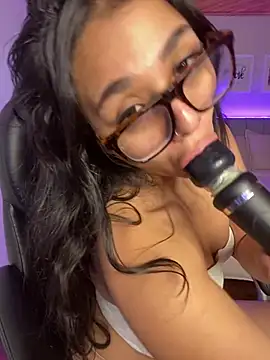 Violetta pinkk1 online show from 20, 2, 2026