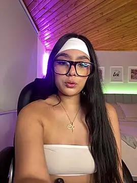 Violetta pinkk1 online show from 5, 2, 2026