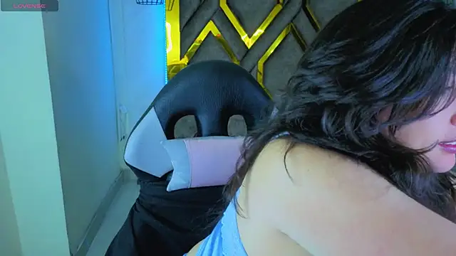 Luvienne online show from 5, 3, 2026