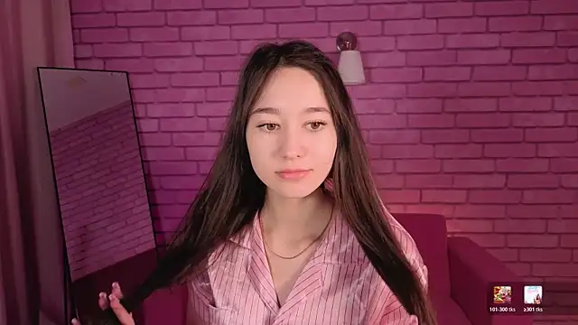 Nicole Brownie online show from 4, 5, 2026